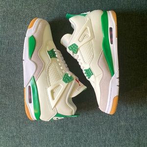 Nike SB x Air Jordan 4 size 10.5M. No flaws